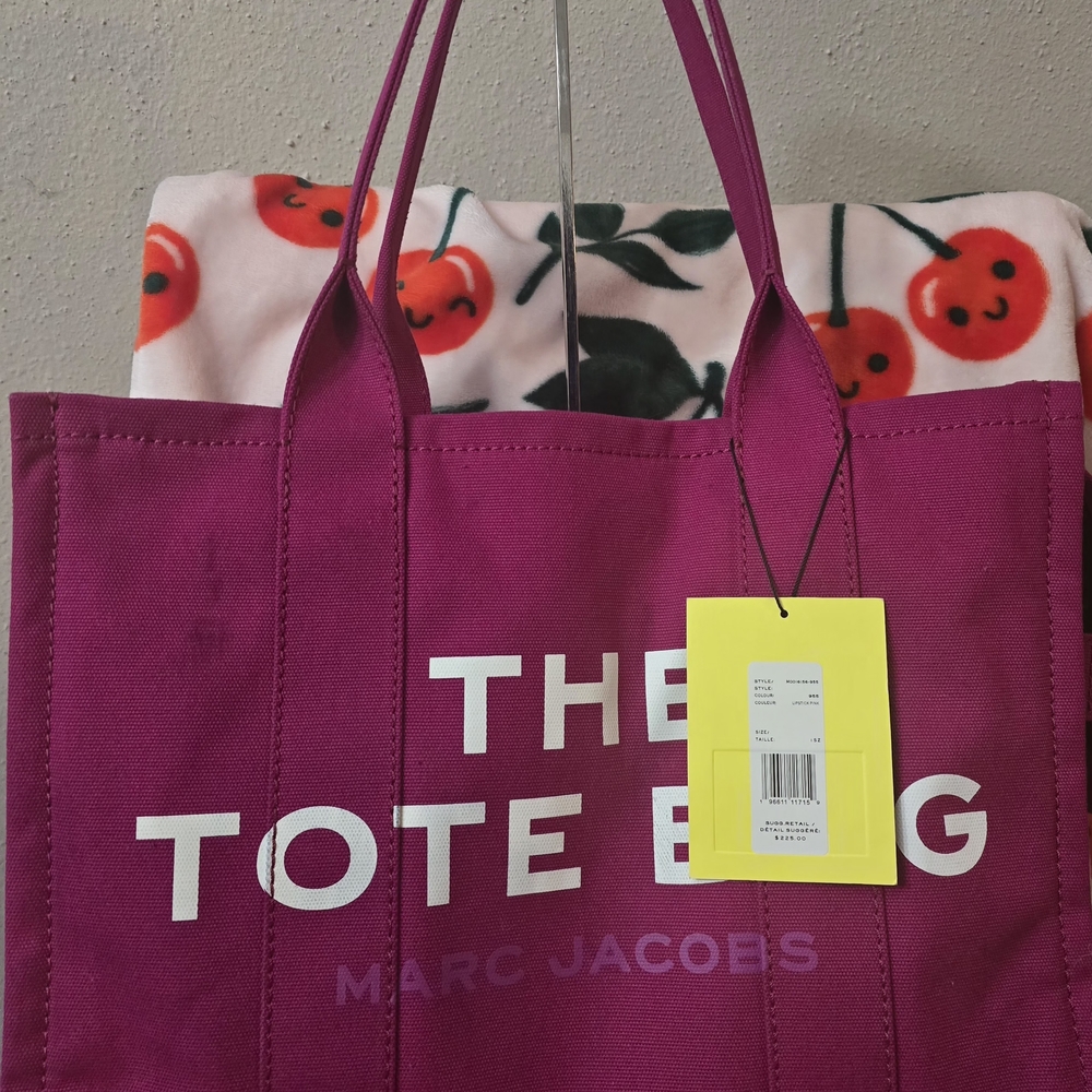 Marc Jacobs Large THE Tote Bag In LIPSTICK PINK
